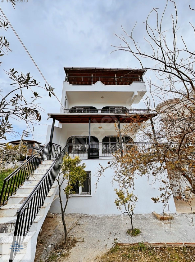 Kuşadası Yavansu'da Deniz Manzaralı Müstakil Villa